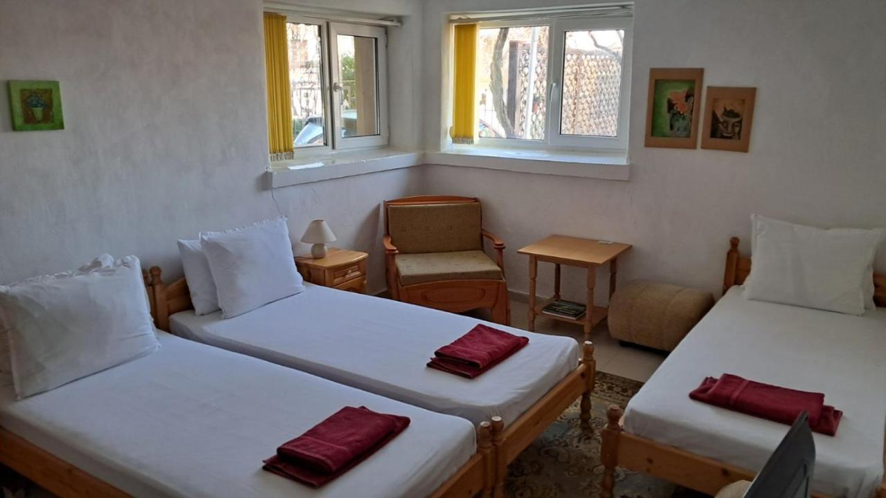 Plamena Guest Rooms Kurdzhali Bagian luar foto